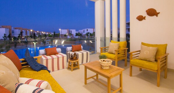 Chalet, 4 Bedrooms | Terrace/patio