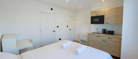 1 bedroom, desk, iron/ironing board, WiFi