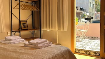 3 bedrooms, free WiFi, bed sheets