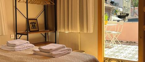 3 عدّة غرف نوم وواي فاي مجانًا وملاءات أسرّة