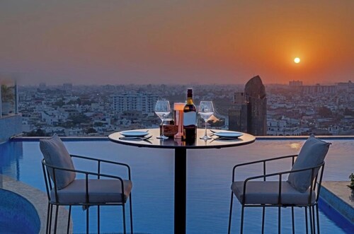 Skyline luxury in pink city