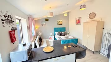 1 bedroom, iron/ironing board, free WiFi