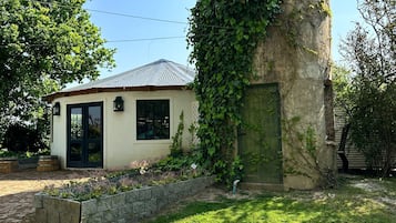 House, 1 Bedroom, Smoking, Balcony | Garden