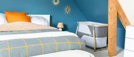 1 bedroom, iron/ironing board, WiFi, bed sheets
