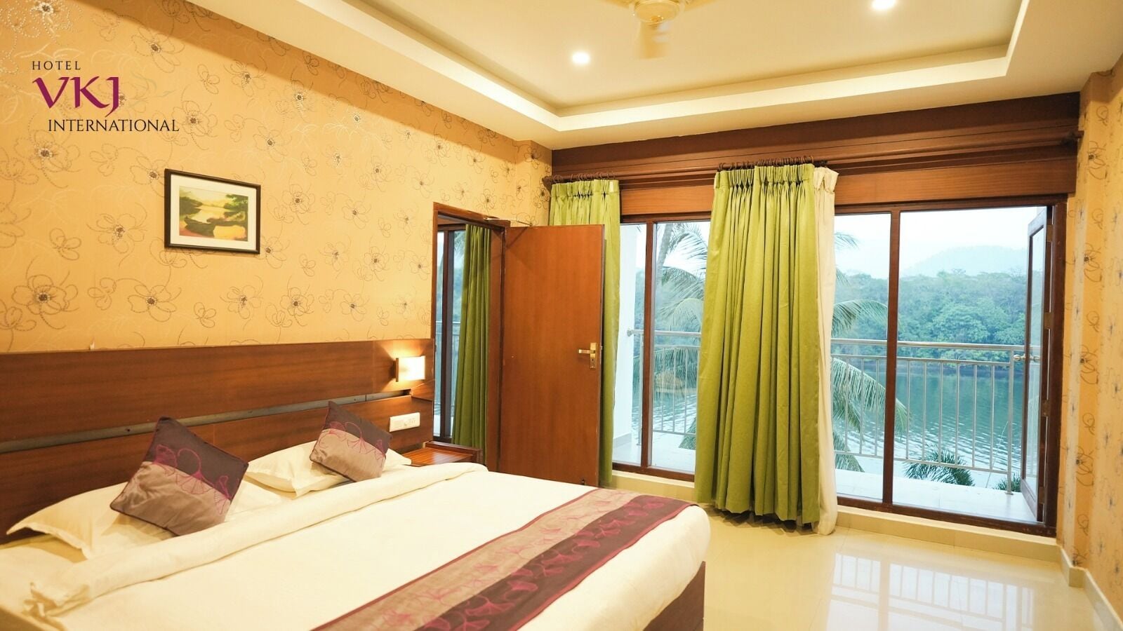 Deluxe Double Room, Balcony, River View | In-room safe, soundproofing, iron/ironing board, free WiFi