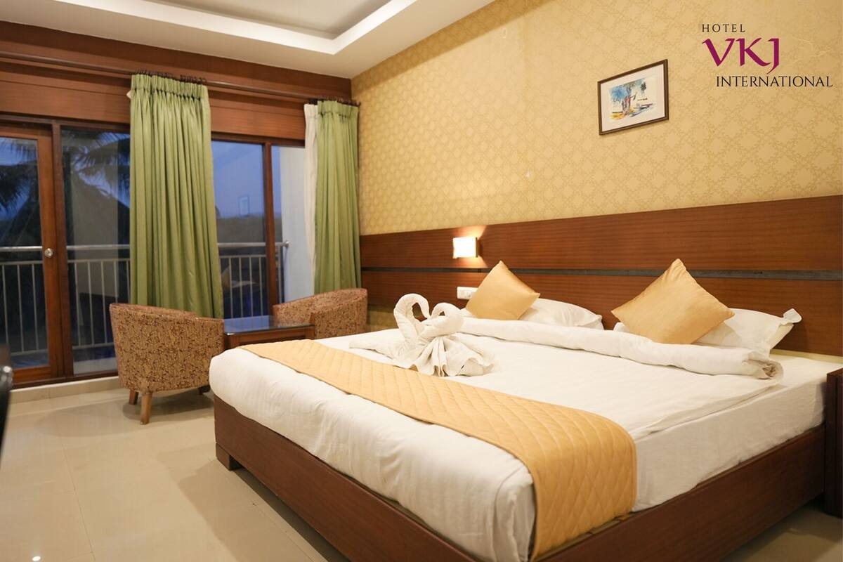 Deluxe Double Room, Balcony, River View | In-room safe, soundproofing, iron/ironing board, free WiFi