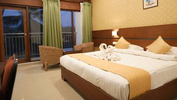 Deluxe Double Room, Balcony, River View | In-room safe, soundproofing, iron/ironing board, free WiFi
