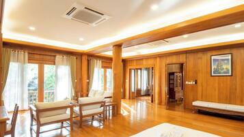Vanasin Suite | Living area | 43-inch Smart TV with cable channels