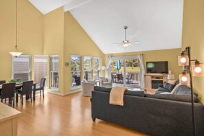 Living area - 15 Fairway Club (Fripp Island)