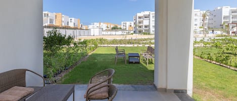 Chalet, 2 Bedrooms, Balcony, Garden View | Teres/patio