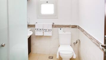 Duplex, 3 Bedrooms, Balcony | Bathroom | Towels, soap, shampoo, toilet paper