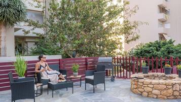 Vila, vista para a montanha | Terraço/pátio