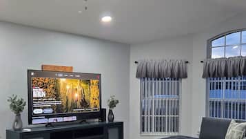 Smart TV, fireplace, stereo
