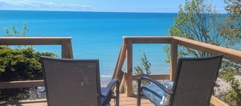 Blue Haven Lakehouse, Lakefront Hot Tub