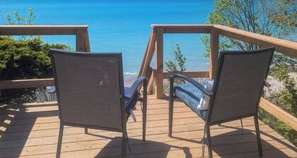 Blue Haven Lakehouse, Lakefront Hot Tub