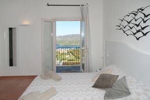 5 habitaciones, caja de seguridad en la habitación y escritorio 