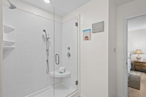 Douche, serviettes fournies