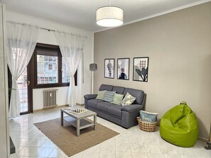 Flat-screen TV - Le Libellule apartment, Appartamento spazioso, vicino alla metropolitana, zona Vaticano (Rome)