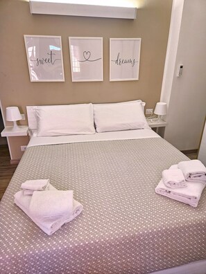 3 bedrooms, desk, iron/ironing board, Internet - Le Libellule apartment, Appartamento spazioso, vicino alla metropolitana, zona Vaticano (Rome)