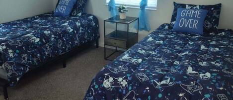 2 多间卧室、熨斗/熨衣板、WiFi、床单