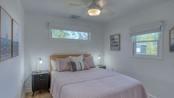 3 bedrooms, desk, iron/ironing board, free WiFi