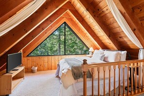3 habitaciones, tabla de planchar con plancha y cuna de viaje 