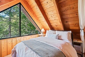 3 bedrooms, iron/ironing board, travel crib, free WiFi