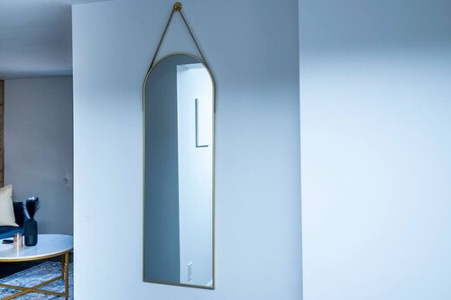 Cozy 2BR Apt near Downtown | Free Parking & Wi Fi