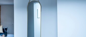 Cozy 2BR Apt near Downtown | Free Parking & Wi Fi