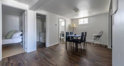 Cozy 2BR Apt near Downtown | Free Parking & Wi Fi
