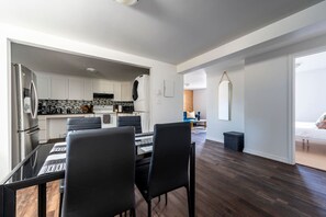 2 bedrooms, desk, iron/ironing board, free WiFi