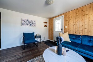Smart TV, books, offices