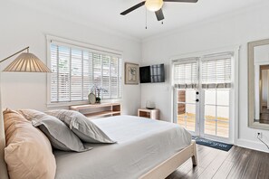 3 bedrooms, desk, iron/ironing board, travel cot