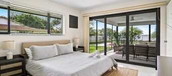 Private pool home near downtown & beach