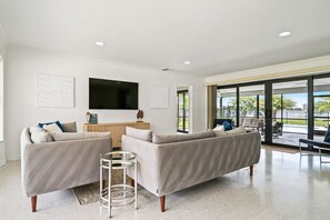 Smart TV, offices