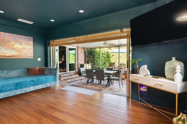 Seamless indoor-outdoor living awaits. Step onto the patio for al fresco dining and enjoy the fresh air. An open layout for ultimate relaxation.
