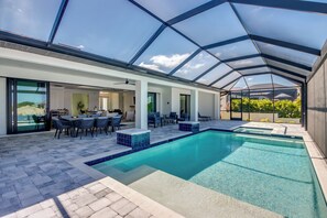 Piscine extérieure, piscine chauffée