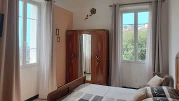 Chambre Double, vue mer, salle de bain hors de la piĂšce | Wi-Fi gratuit