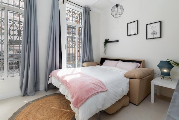 1 chambre, fer et planche à repasser, Wi-Fi gratuit, draps fournis
