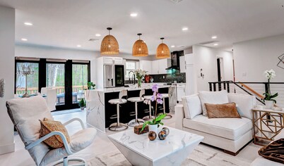 Spacious 4-bedroom house with AC, WiFi in welcoming Guilford