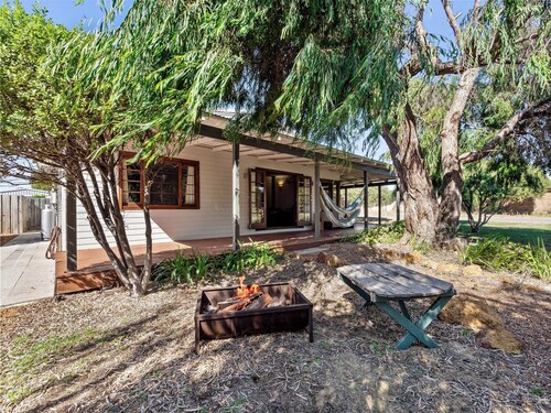 Coastal-Family Friendly- Seaside Living-Getaway