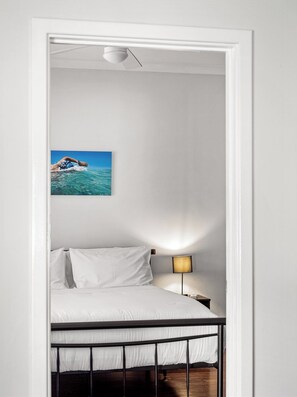 3 bedrooms, iron/ironing board, free WiFi