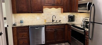 Cozy Riverside Studio in the Heart of Townsend