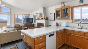 Unclassified image, 4 of 39, button - Pet Friendly-Ocean View Pacific Breeze (Cambria)