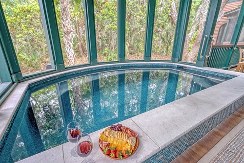 River views, guest house and pool
