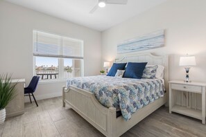 5 bedrooms, iron/ironing board, free WiFi, bed sheets