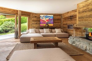 Fernseher, Kamin