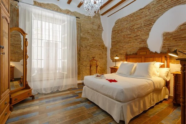 2 bedrooms, iron/ironing board, travel crib, WiFi