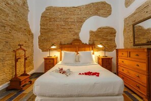 2 bedrooms, iron/ironing board, WiFi, bed sheets - Noah house city center (Cádiz)
