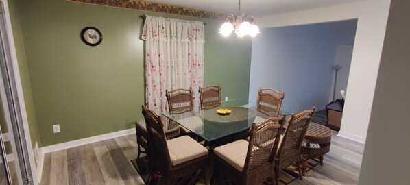 Dining - Best place to stay-Bucks county (Feasterville-Trevose)